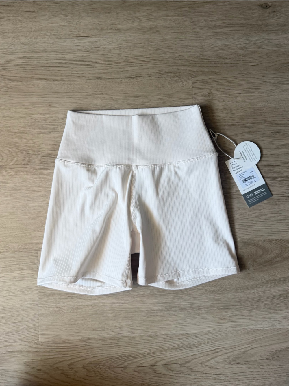 NWT cream vuori inversion rib biker shorts